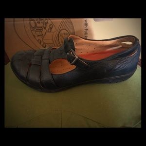 Clarks unstructured sandals